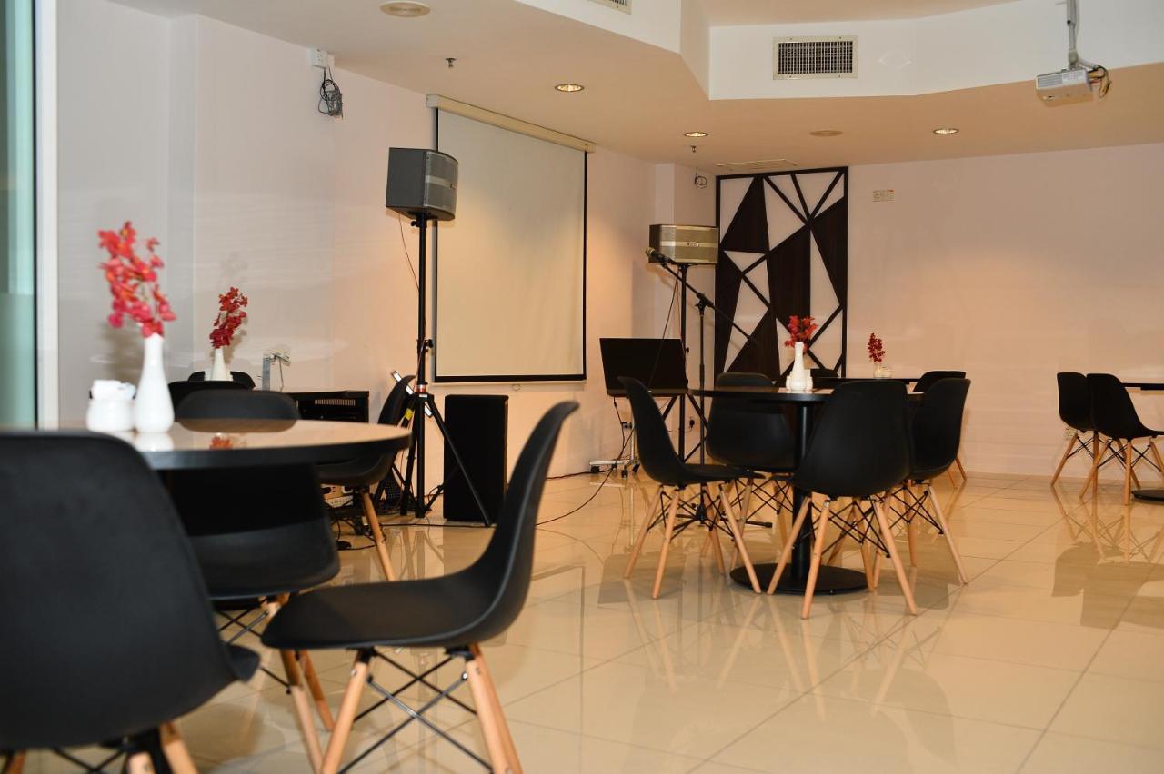Tun Fatimah Riverside Hotel Malacca Ngoại thất bức ảnh
